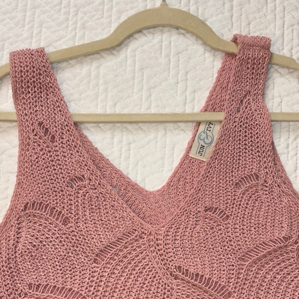 Knit V-Neck Tank Top in Dusty Rose - Lightweight Scallop Hem